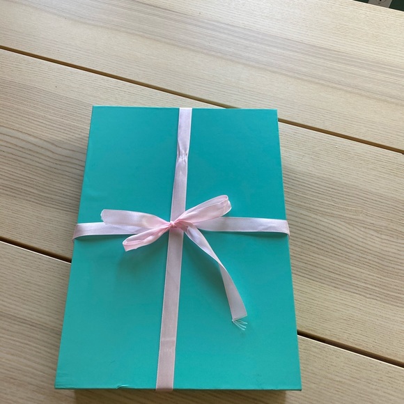 NWT Breakfast at Tiffany’s Sleepshirt - Picture 2 of 9